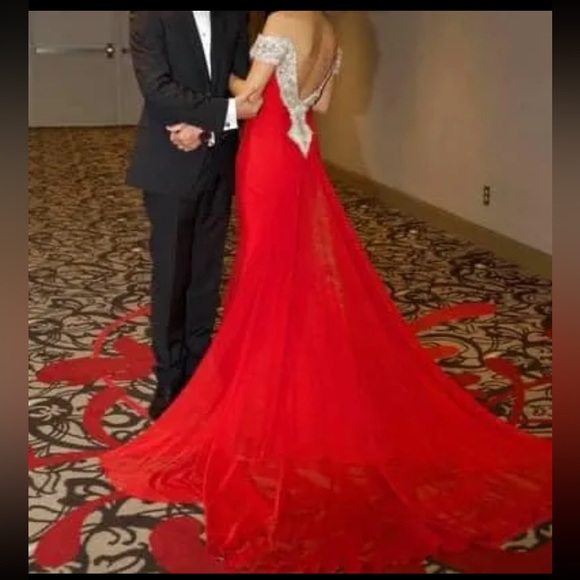 Tarik Ediz Size 0 - Picture 8 of 10